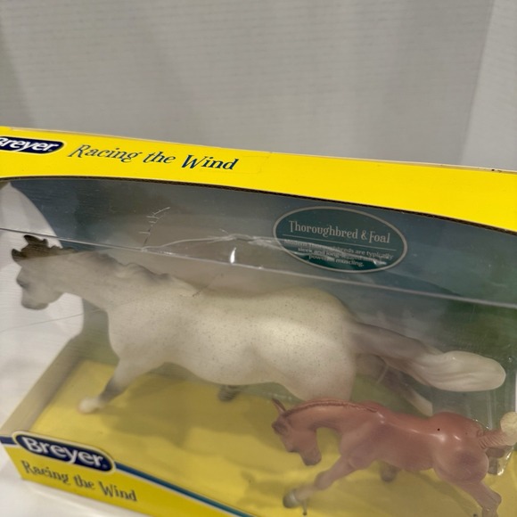 GENUINE Breyer Freedom Series Racing The Wind, Horse & Foal Set, NIB - Picture 5 of 6